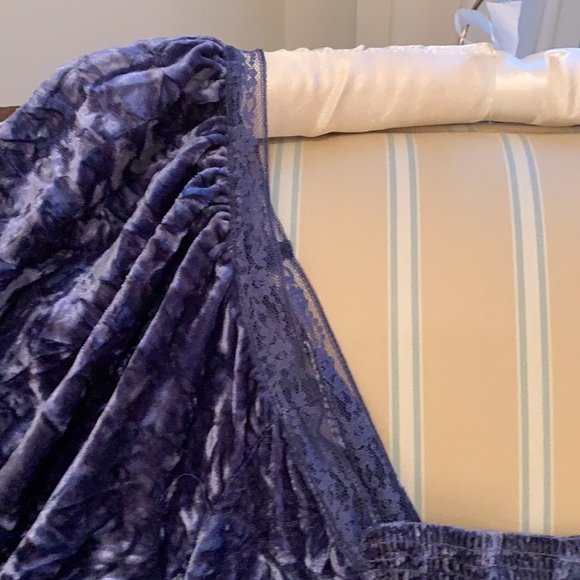 FREE PEOPLE VELVET AND LACE  CROPPED TOP WILD MOON - Picture 12 of 13